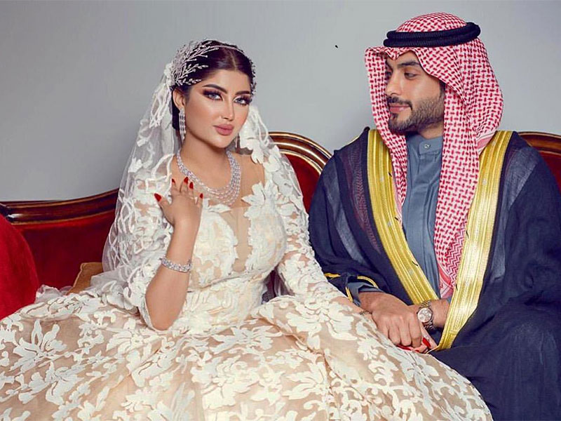 اضغط لمشاهدة الفيديو: ملكة كابلي تفاجأ جمهورها وتعلن عن حملها على الهواء